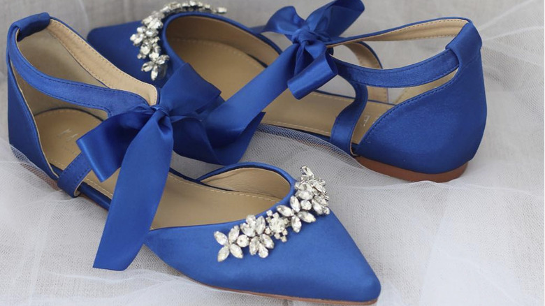 Blue pointed-toe flats