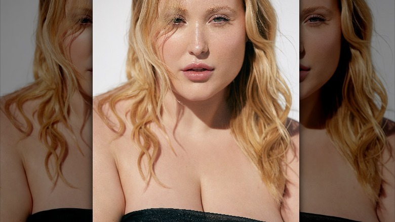 Hayley Hasselhoff posing