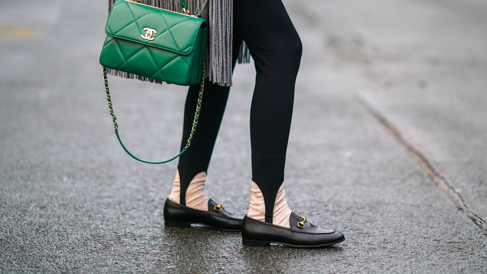 Here Are The Shoes You Should Be Wearing With Leggings
