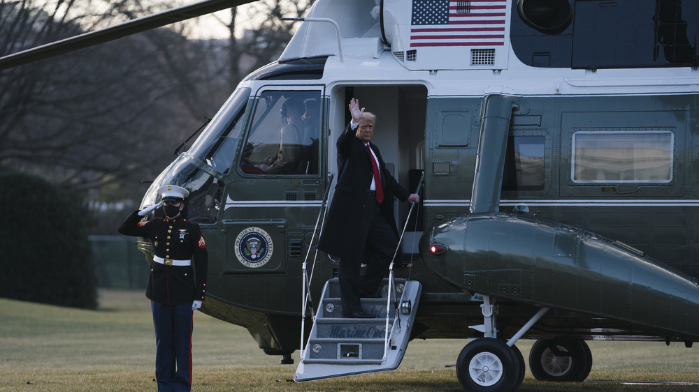 Donald Trump and Melania Trump leave on Marine One