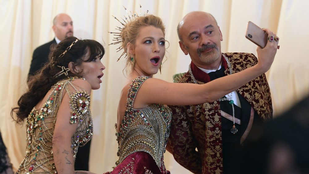 Met Gala attendees taking selfie