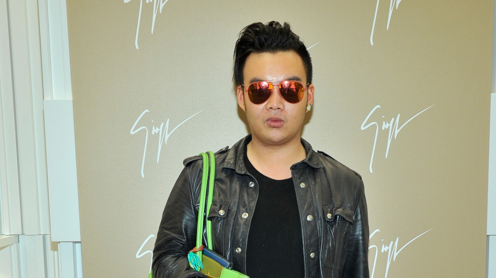 Kane Lim rocking sunglasses