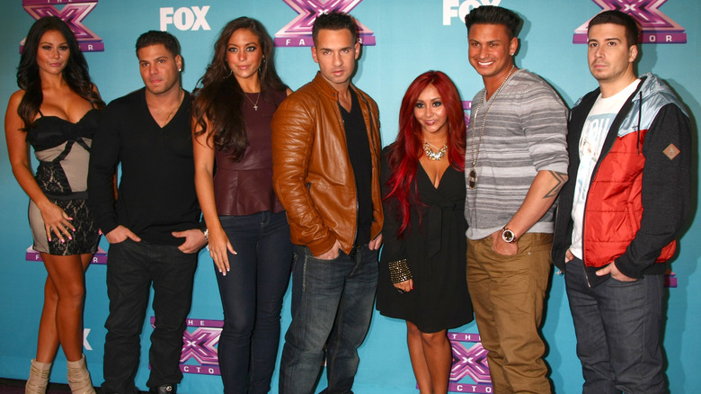 The cast of Jersey Shore posing