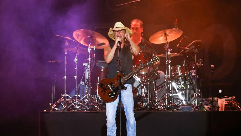 Kenny Chesney performing live