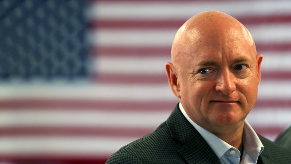 Mark Kelly at press conference in 2016