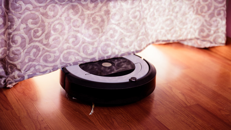 Robot vacuum cleaner under bed