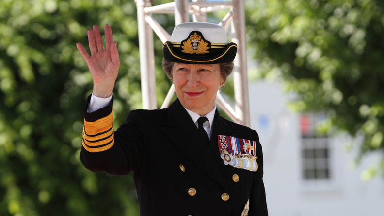 Princess Anne waving 