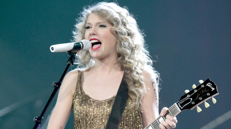 Taylor Swift performing in 2011