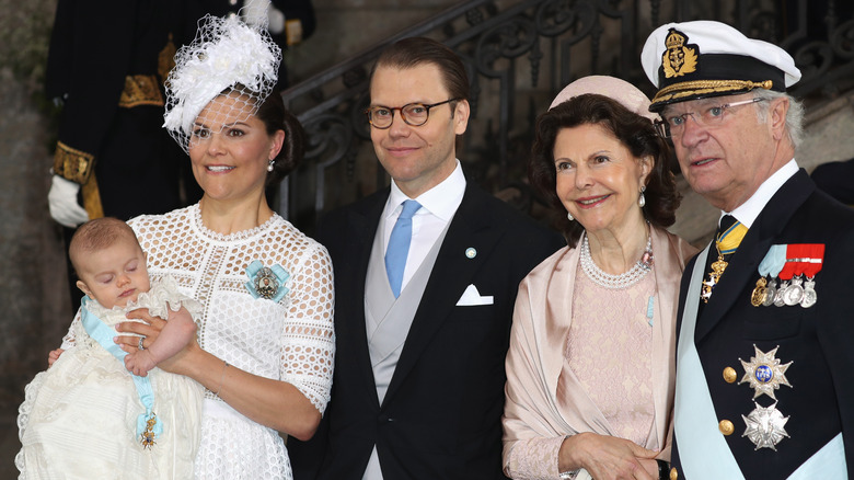 The Swedish royal family posing