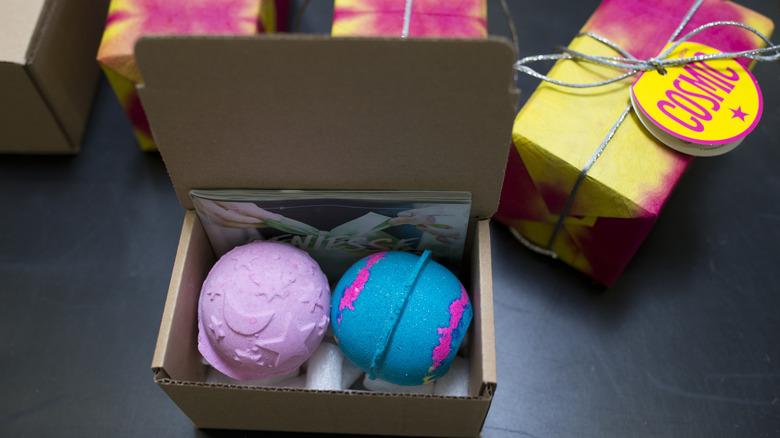 Bath bombs in a box