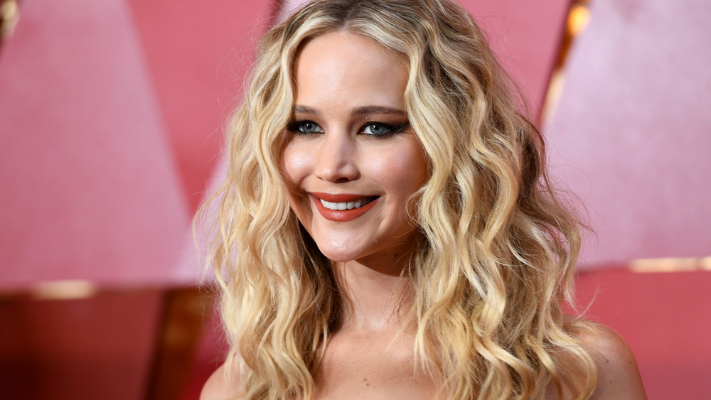 Jennifer Lawrence with highlighted hair