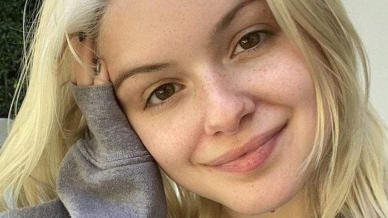 Ariel Winter no-makeup selfie 