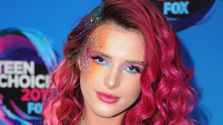 Bella Thorne pink hair on the red carpet