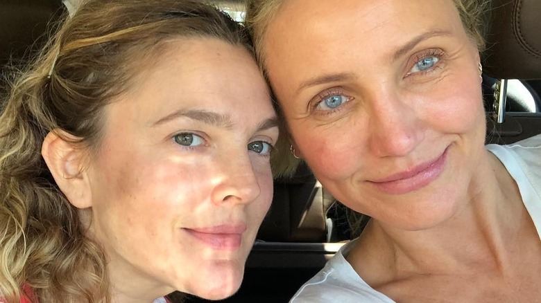 Drew Barrymore and Cameron Diaz take a makeup-free selfie