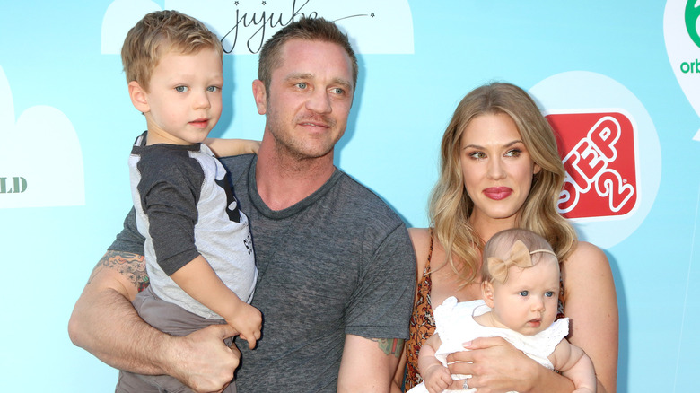 Devon Sawa poses with family