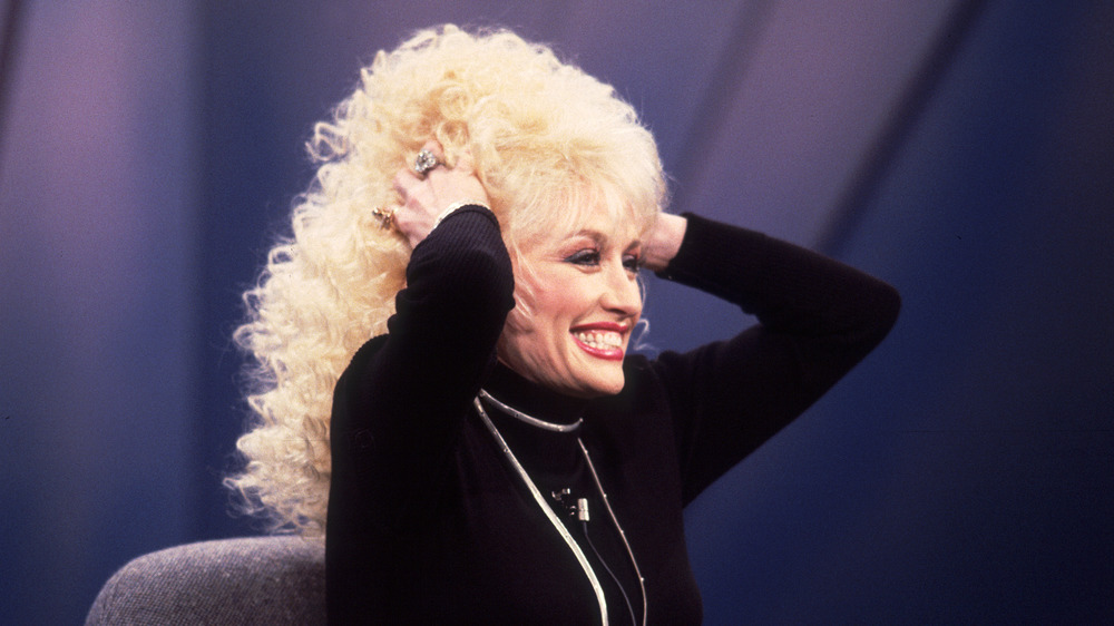 Heres What Dolly Partons Real Hair Looks Like 