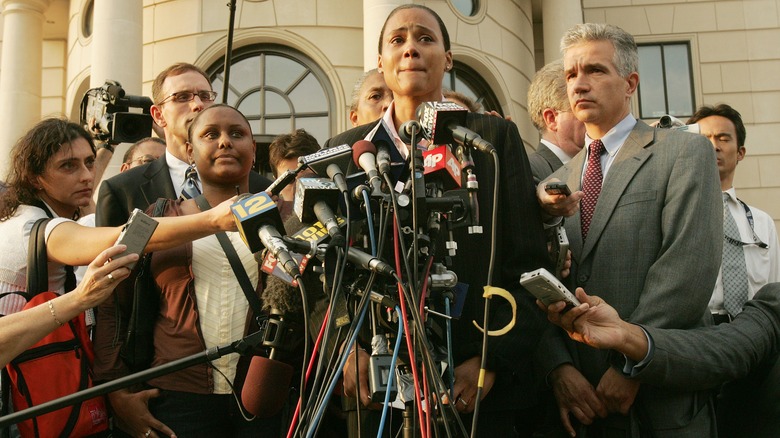 Marion Jones talking to the press 