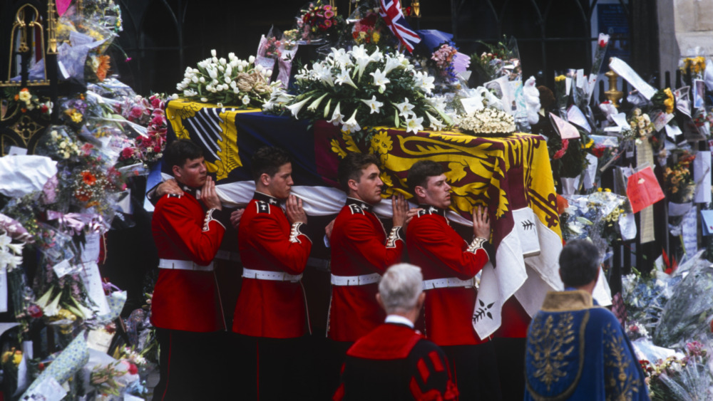 Here's What Happened To The 60 Million Flowers Left To Honor Princess ...