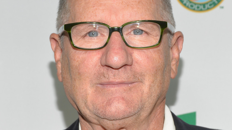 Ed O'Neill on the red carpet 