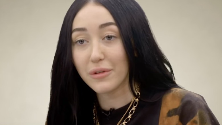 Noah Cyrus wearing no makeup 