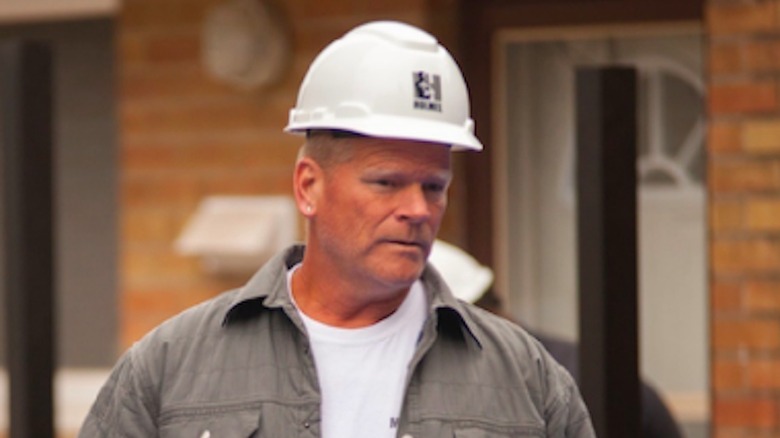Mike Holmes in a hardhat