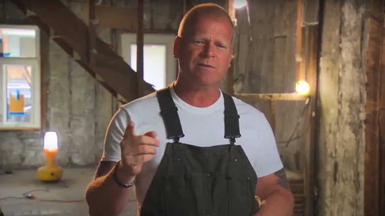 Mike Holmes on site