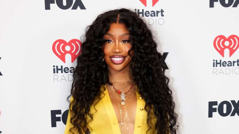 SZA dolled up