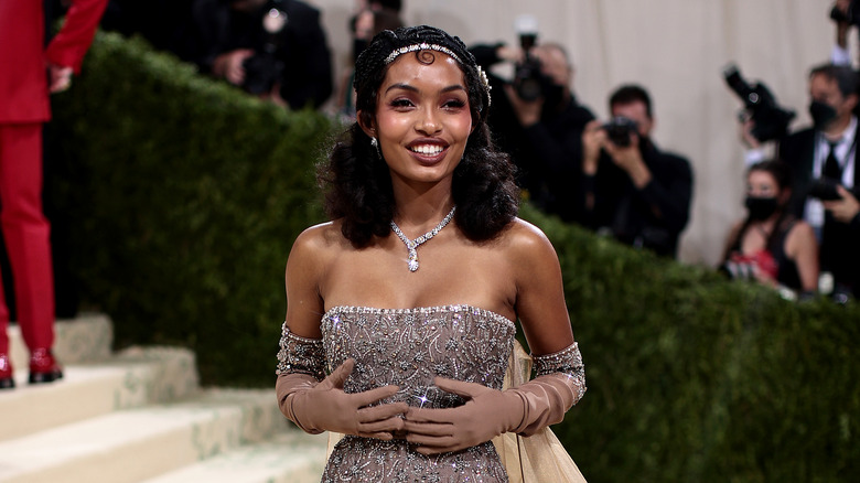 Yara Shahidi makes an entrance at the 2021 Met Gala