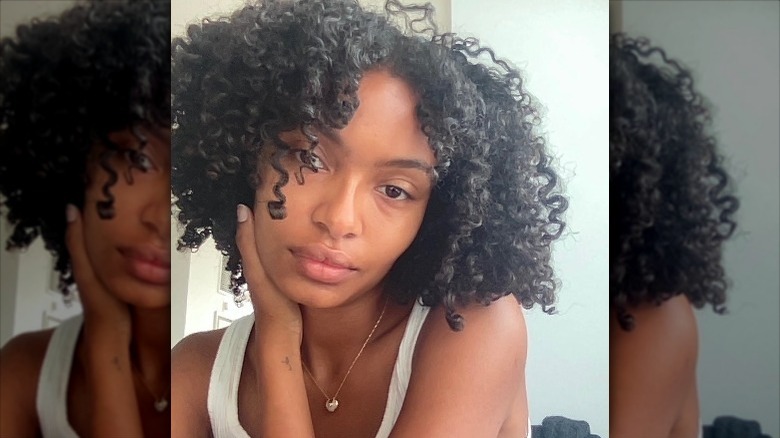 Heres What Yara Shahidi Looks Like Going Makeup Free 3766