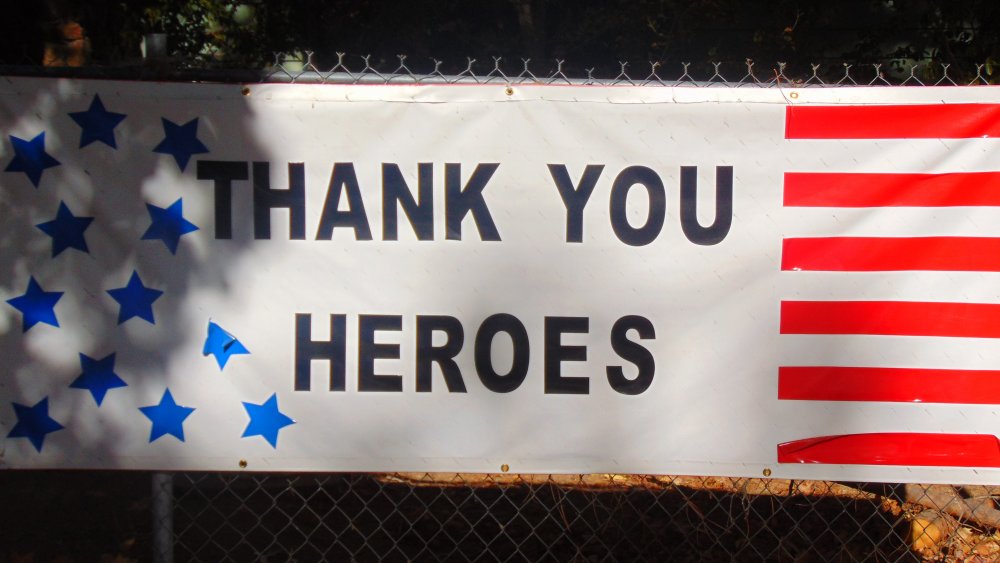 Banner thanking heroes