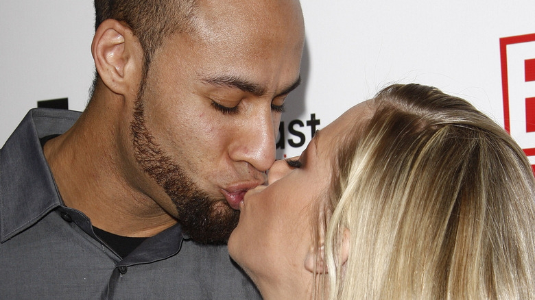 Hank Baskett and Kendra Wilkinson on the red carpet