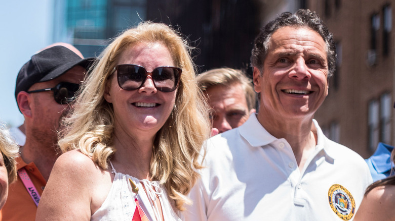 Sandra Lee and Andrew Cuomo marching for gay rights