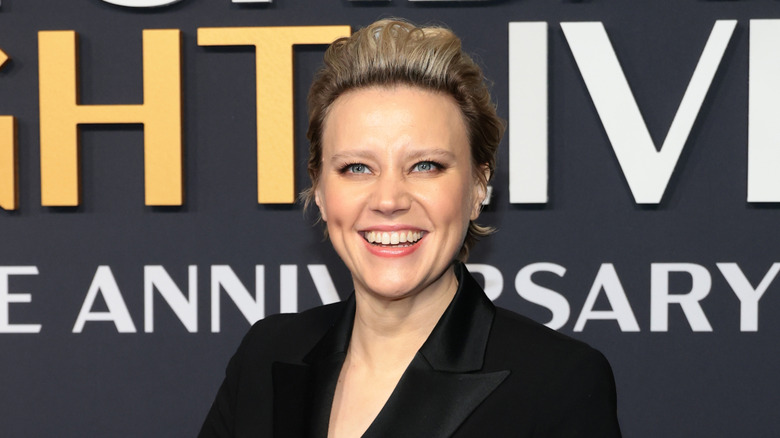 Kate McKinnon smiling at an event