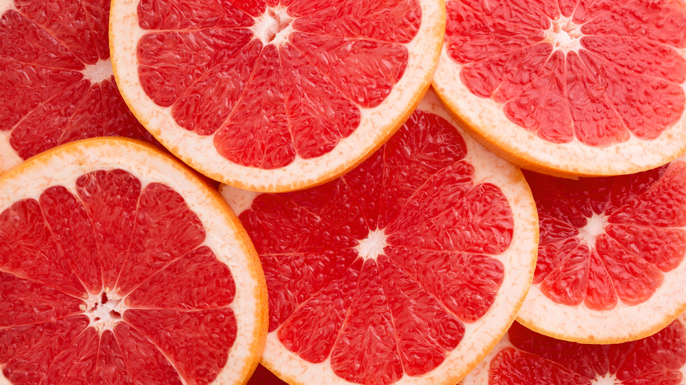 Citrus fruits in thin slices