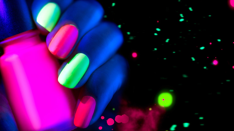 neon nails 