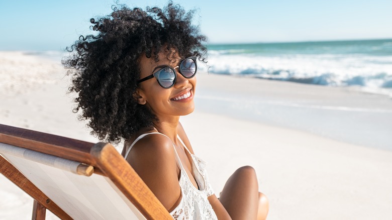 Woman with sunglasses