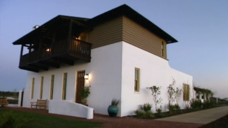 Big modern house in front of blue sky