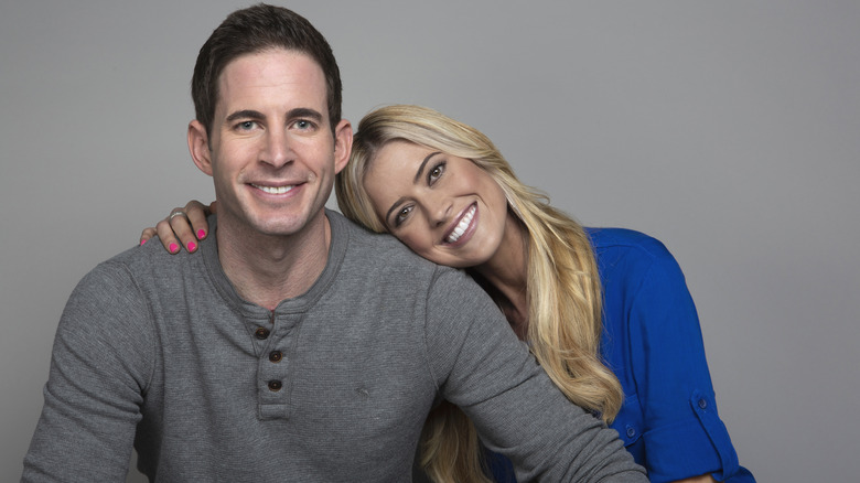 Flip or Flop' hosts pose for a portrait session