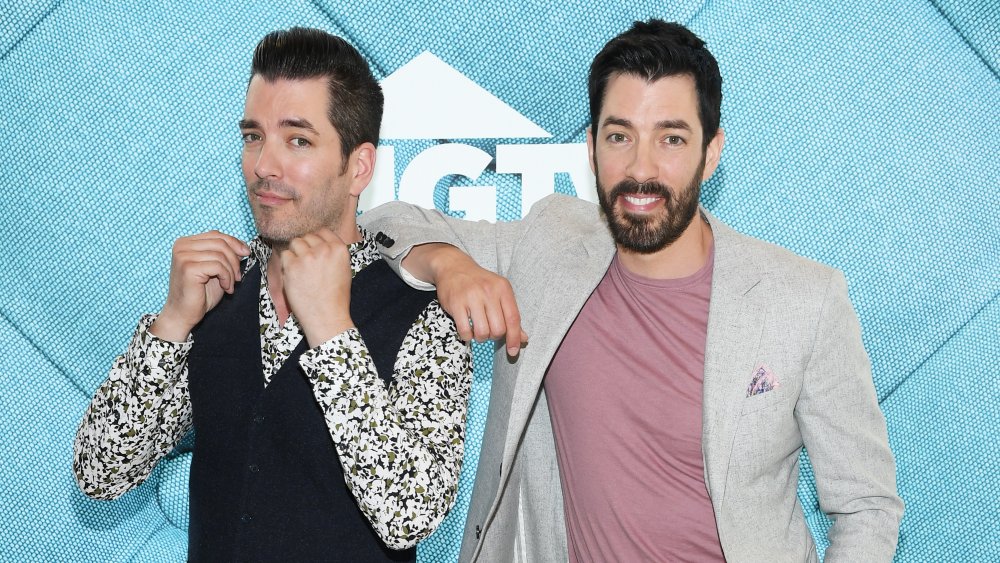 Jonathan Scott and Drew Scott attend Discovery Inc. 2019 NYC Upfront at Alice Tully Hall on April 10, 2019 in New York City. 