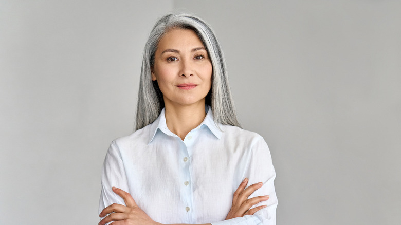 woman with grey hair 