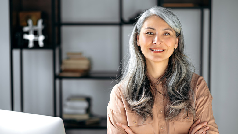 woman with grey hair 