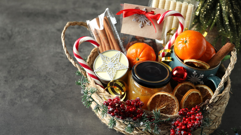 Christmas theme fruit basket