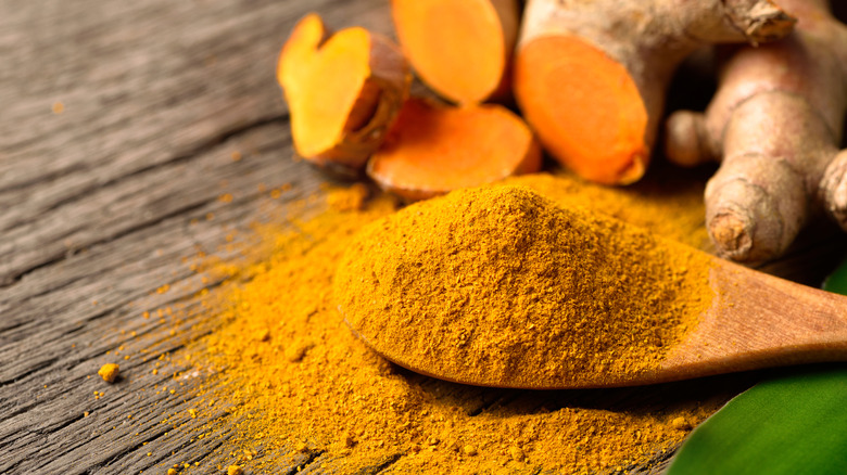 Turmeric powder 