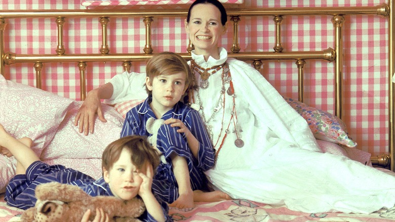 Gloria Vanderbilt with young Anderson Cooper (left) and Carter Cooper (right)