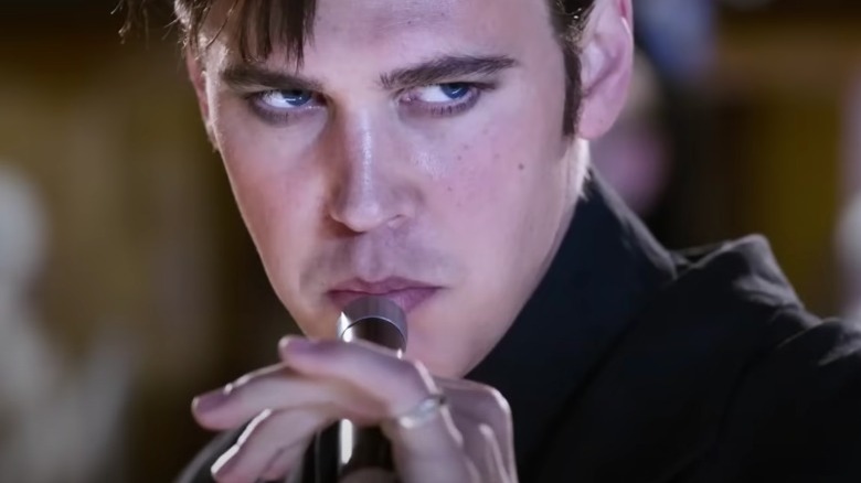 Austin Butler performing as Elvis Presley 