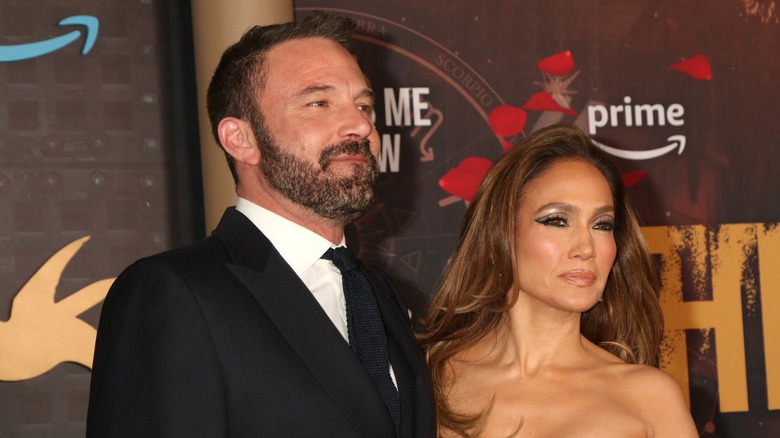 Ben Affleck and Jennifer Lopez posing