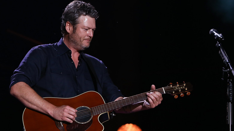 Blake Shelton in performance