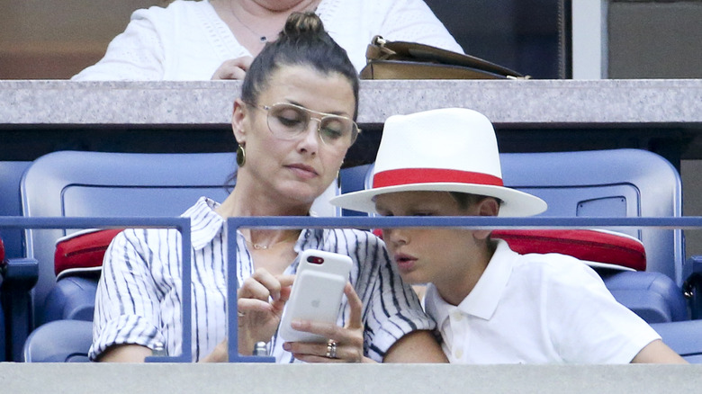 Bridget Moynahan sharing phone with Jack Moynahan