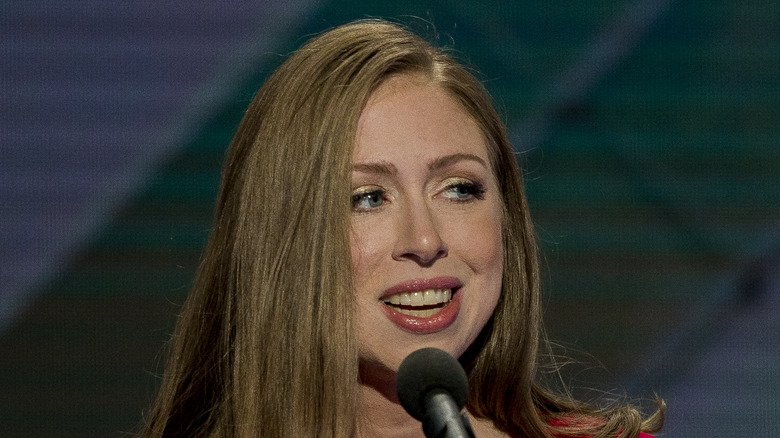 Chelsea Clinton looking to side