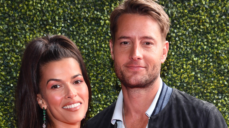 Justin Hartley poses with Sofia Pernas 